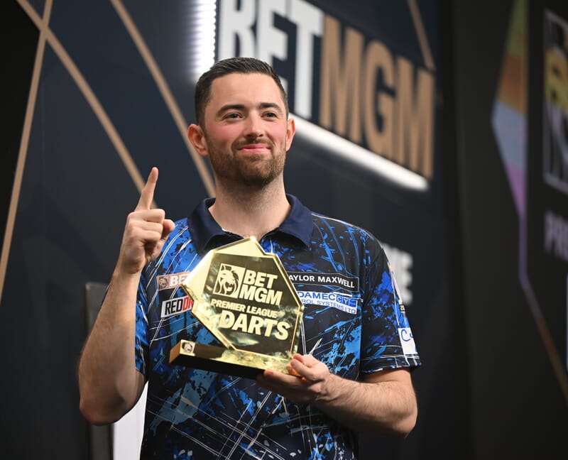 World matchplay darts hospitality packages 5 GettyImages 2197454148.jpg?w=800&h=648&scale