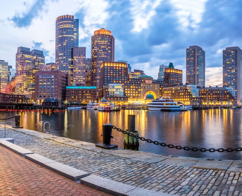 Luxury boston stay 5 Canva stock Image boston 1 .jpg?w=800&h=648&scale
