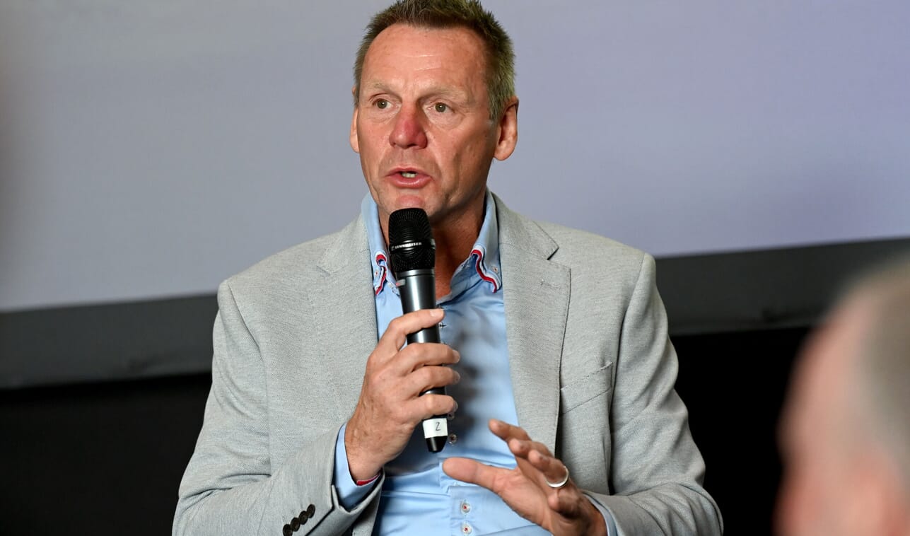 Lunch with the three lions 31 SB1 3706.jpg?w=1287&h=758&scale